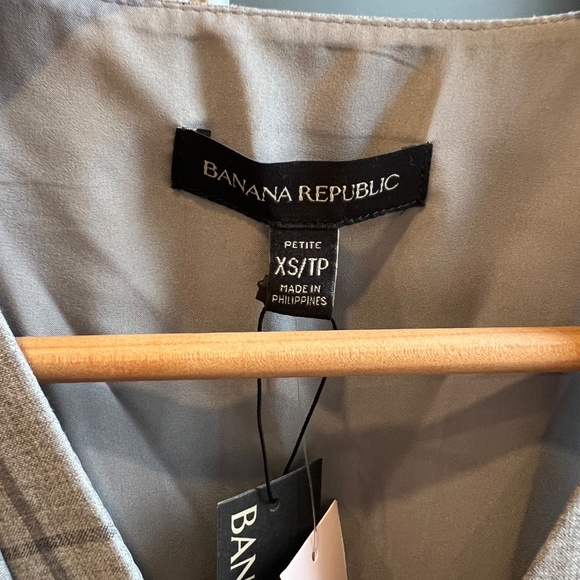 NWT Banana Republic Light Grey Camisole - Picture 2 of 6